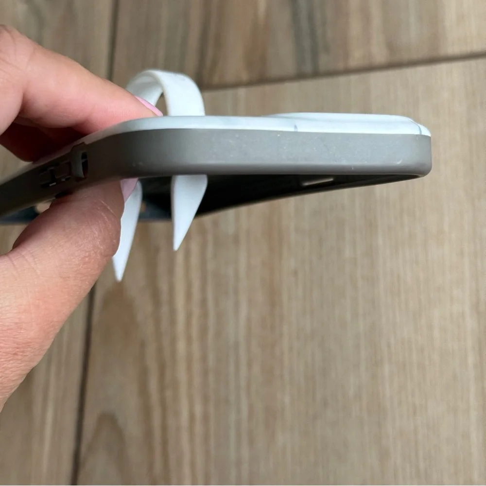 Loopy White Marble Case